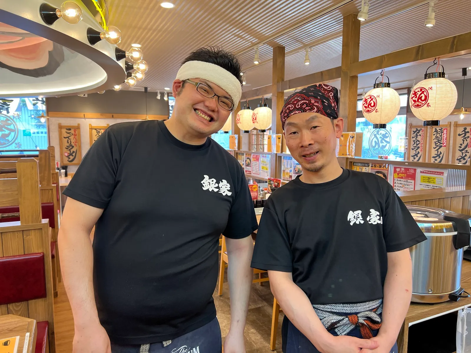 横浜家系ラーメン 銀家 川崎銀柳街店の画像2