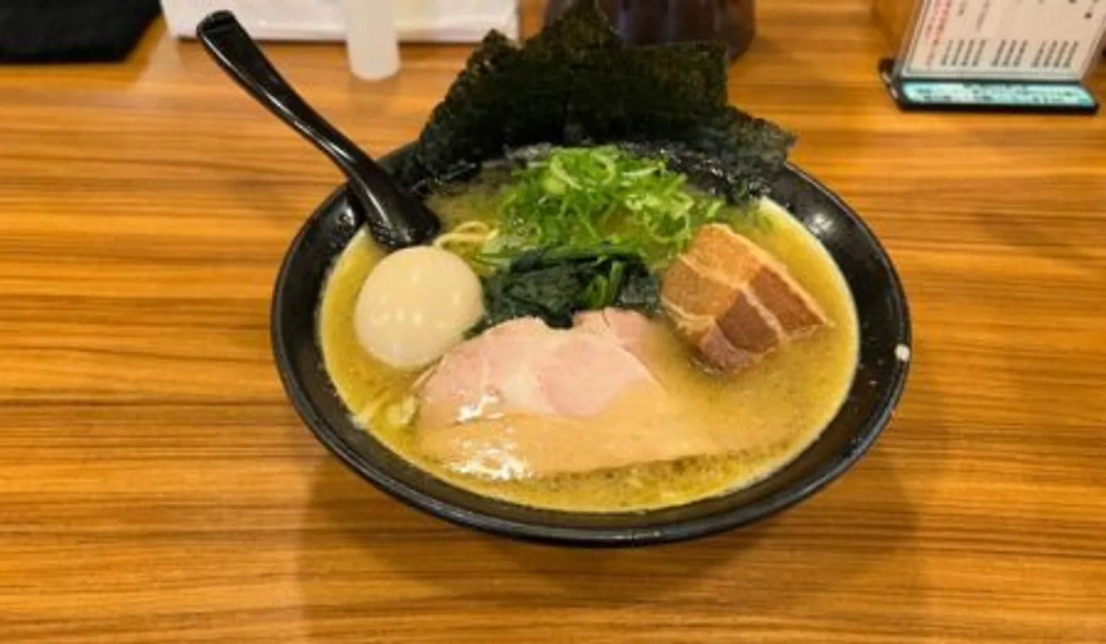 豚骨醤油ラーメン 百麺 世田谷店の画像1