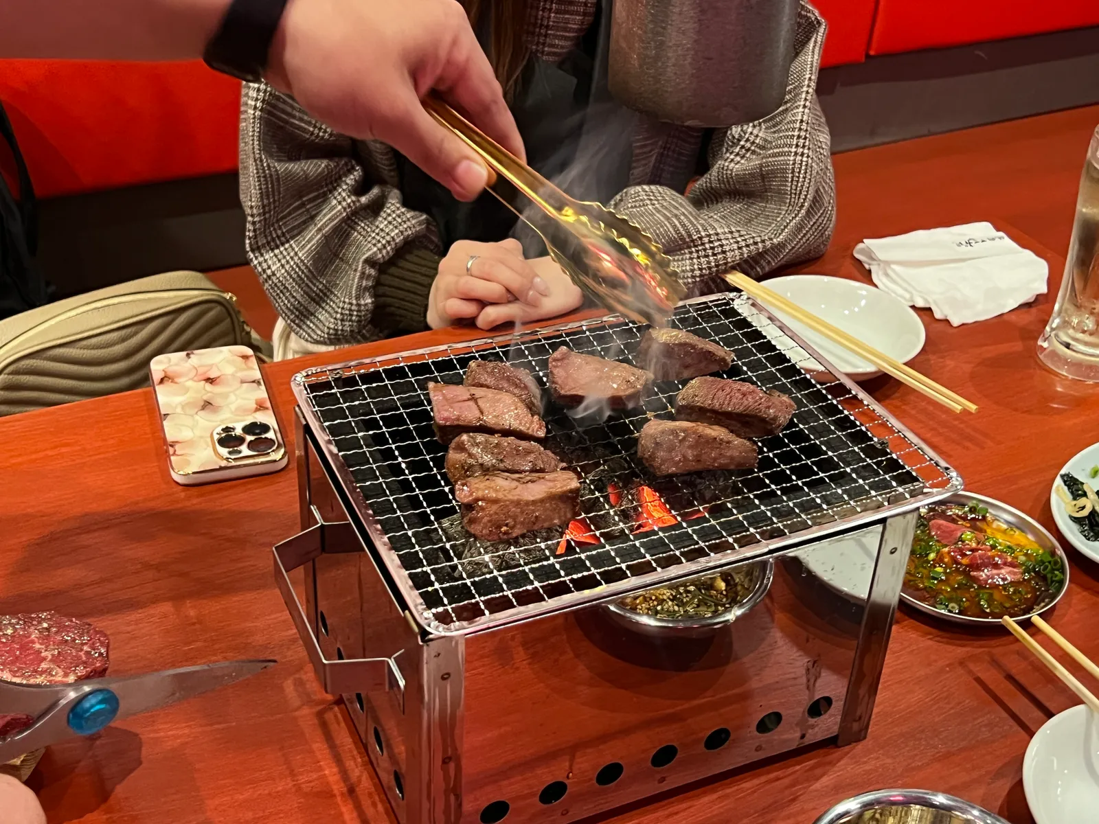 焼肉ここから デラックス新橋店の画像1