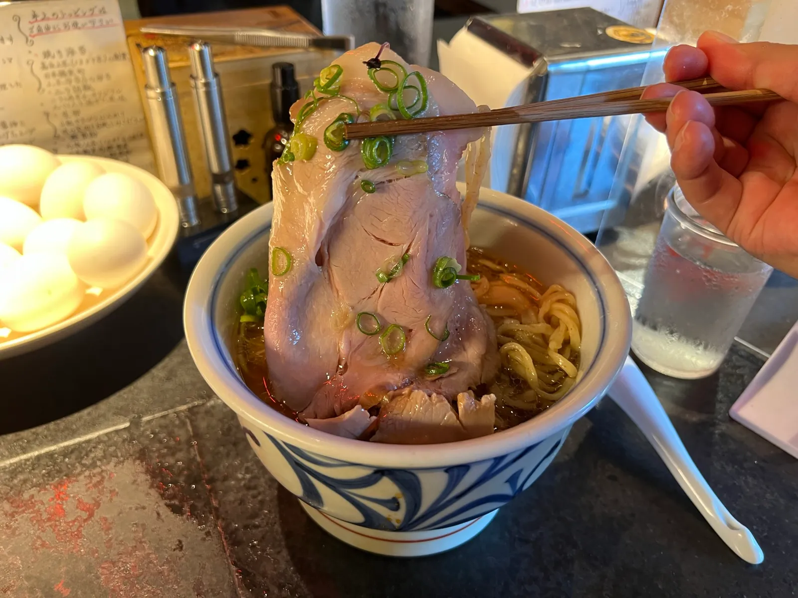生姜醤油ラーメン 駄目な隣人 人形町店の画像4