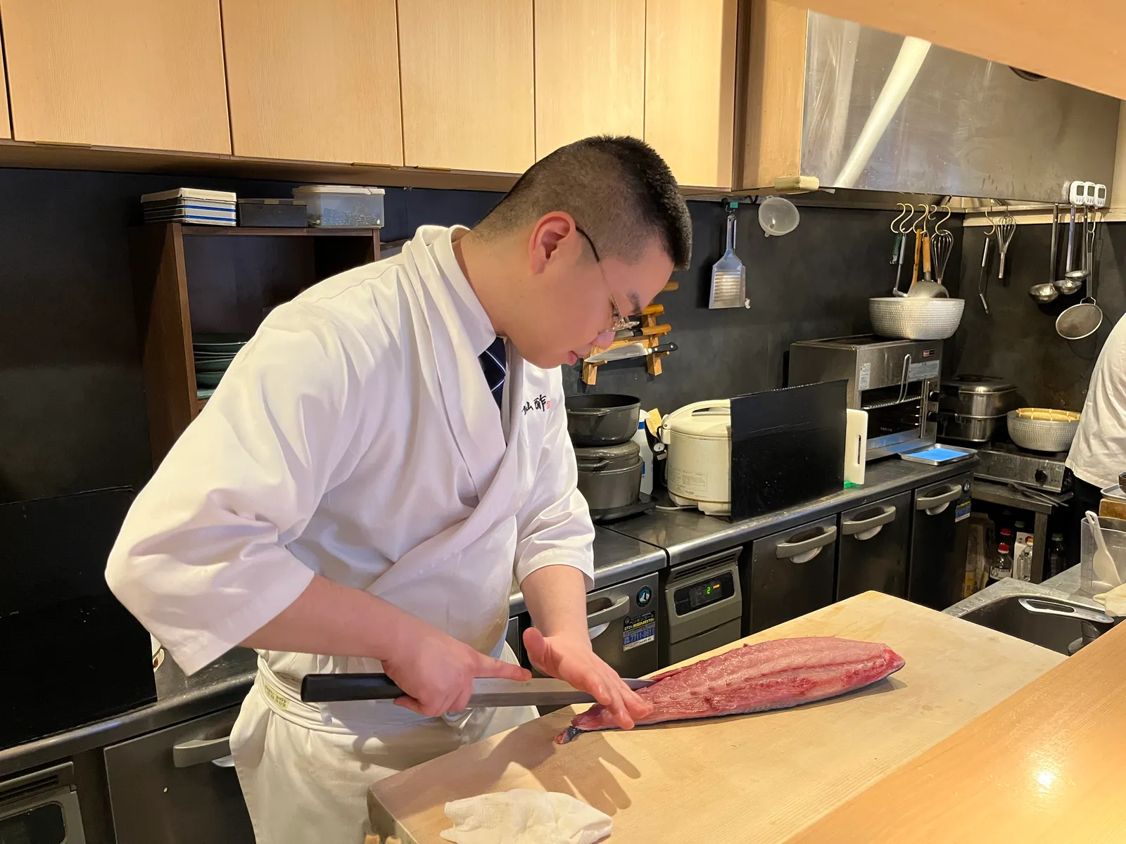 寿司 梅田酒場 すし金 ホワイティうめだ店の画像1