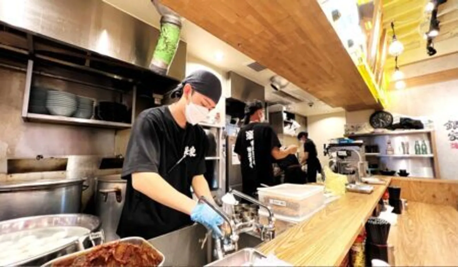 横浜家系ラーメン 銀家 横浜西口パルナード店の画像1