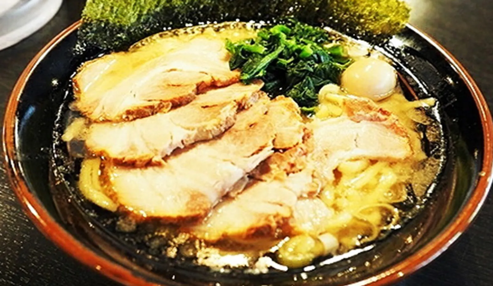 横浜家系ラーメン 三ノ宮商店 三ノ宮店の画像1