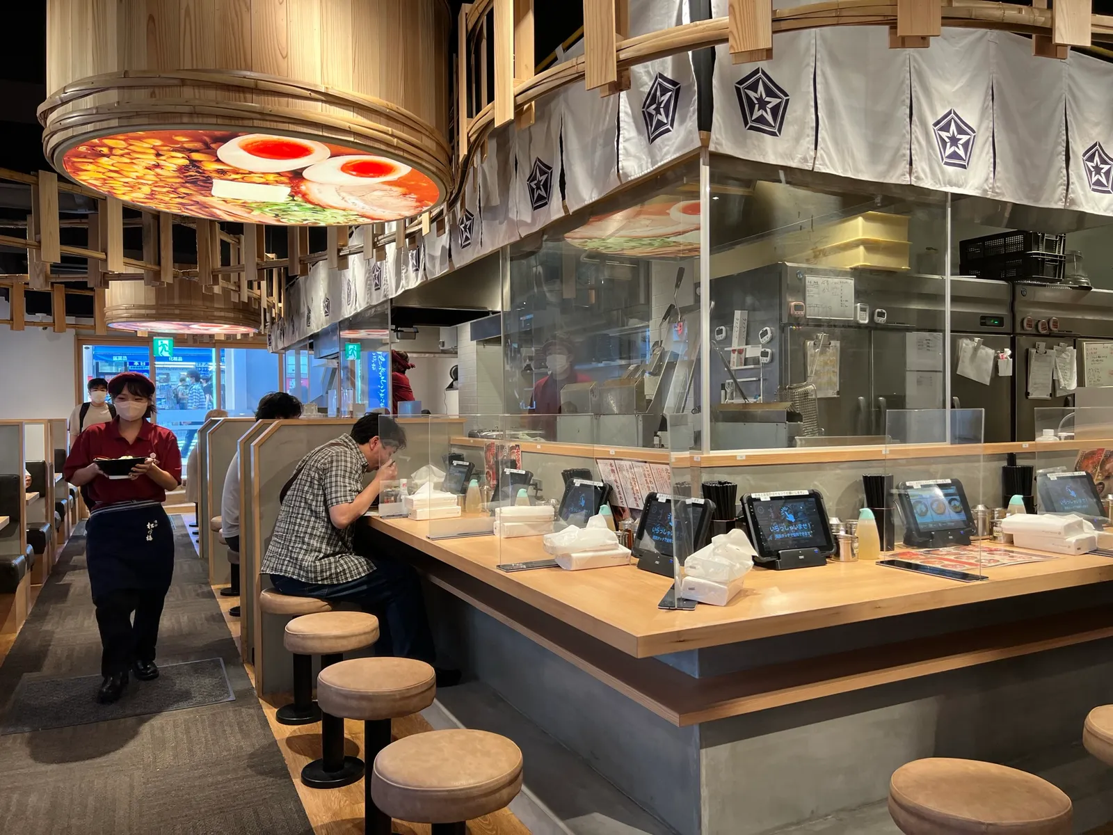 札幌味噌ラーメン アウラ 横浜駅西口パルナード店の画像2