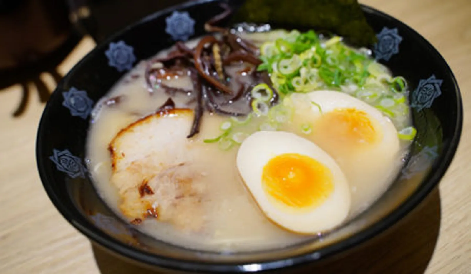 豚骨ラーメン 俺式 純 東京駅店の画像2