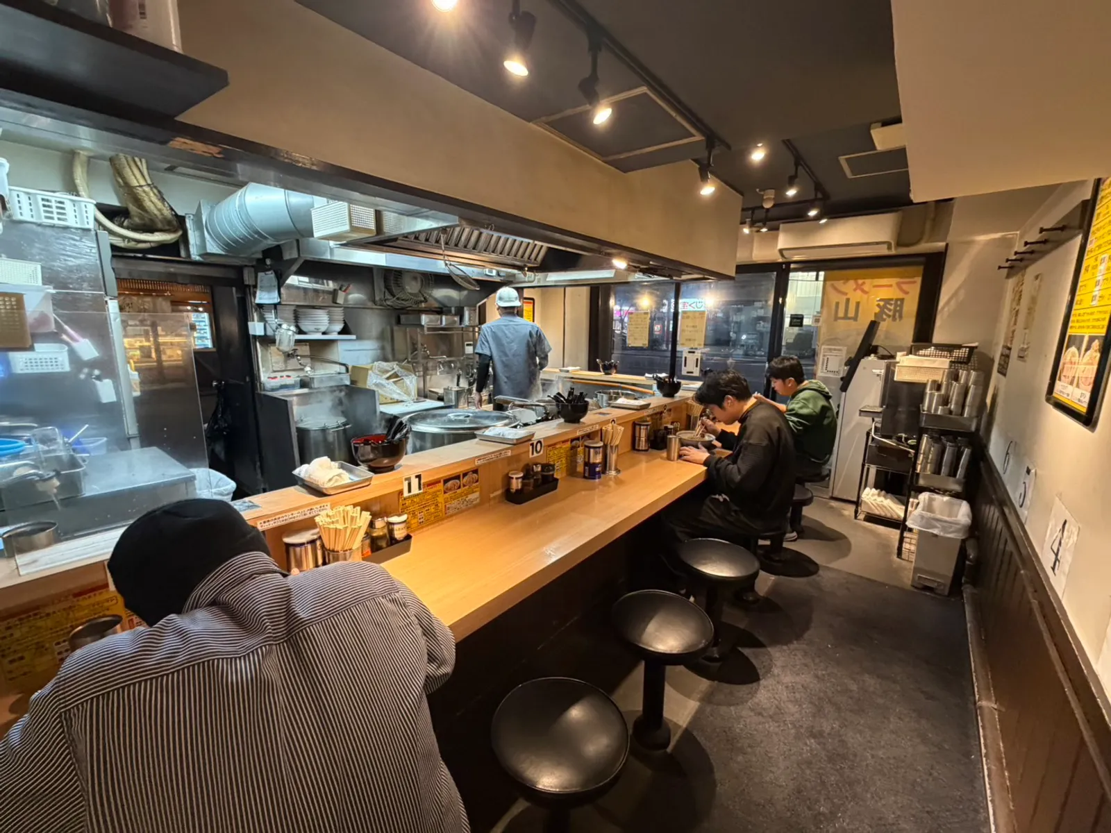 ラーメン豚山 門前仲町店の画像2