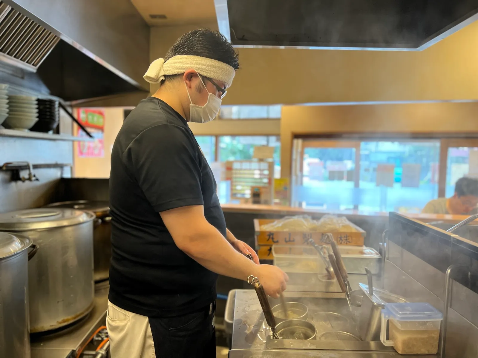 横浜家系ラーメン 銀家 日吉店の画像2