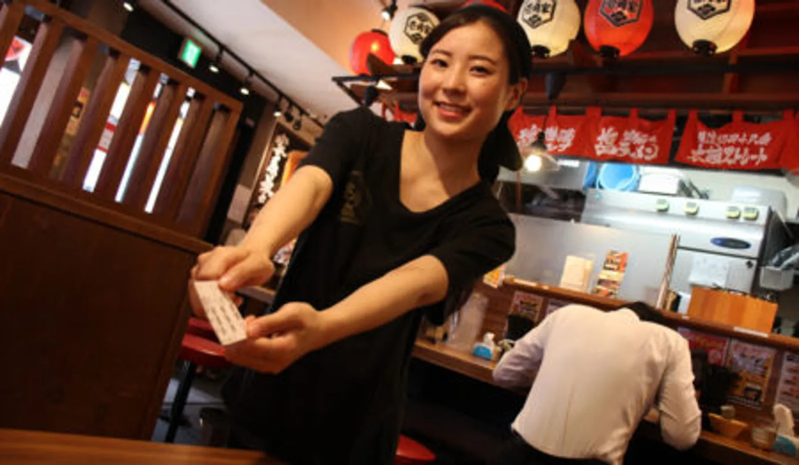 横浜家系ラーメン 壱角家 三鷹駅前店の画像2
