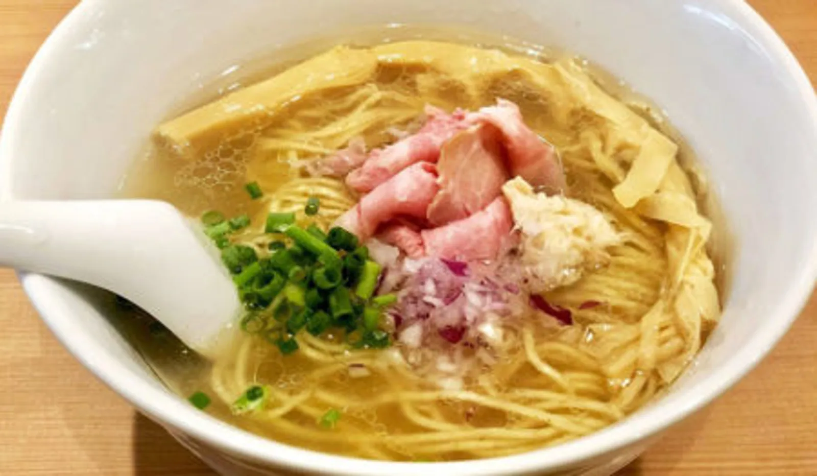 ラーメン らぁ麺 鳳仙花 新宿店の画像1