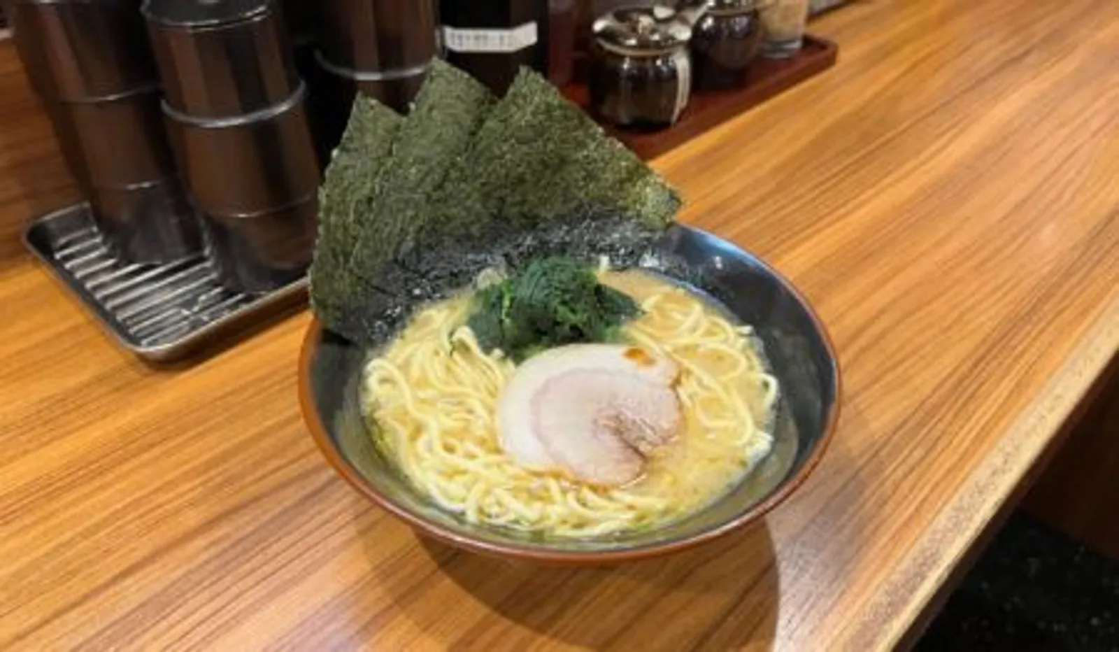 横浜家系ラーメン 壱角家 池袋西口店の画像1