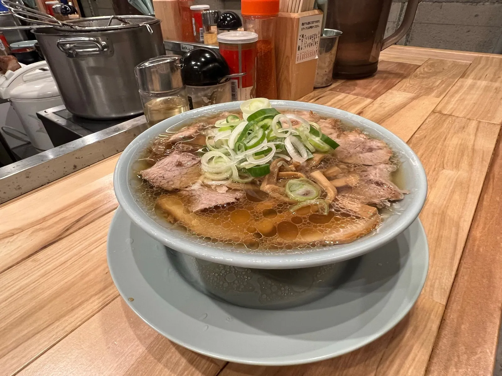 ラーメン・中華そば 新橋ニューともちん 蒲田西口駅前店の画像1