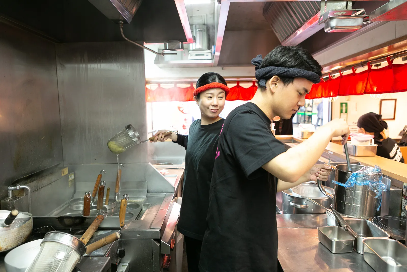 横浜家系ラーメン 町田商店 北新地店の画像2