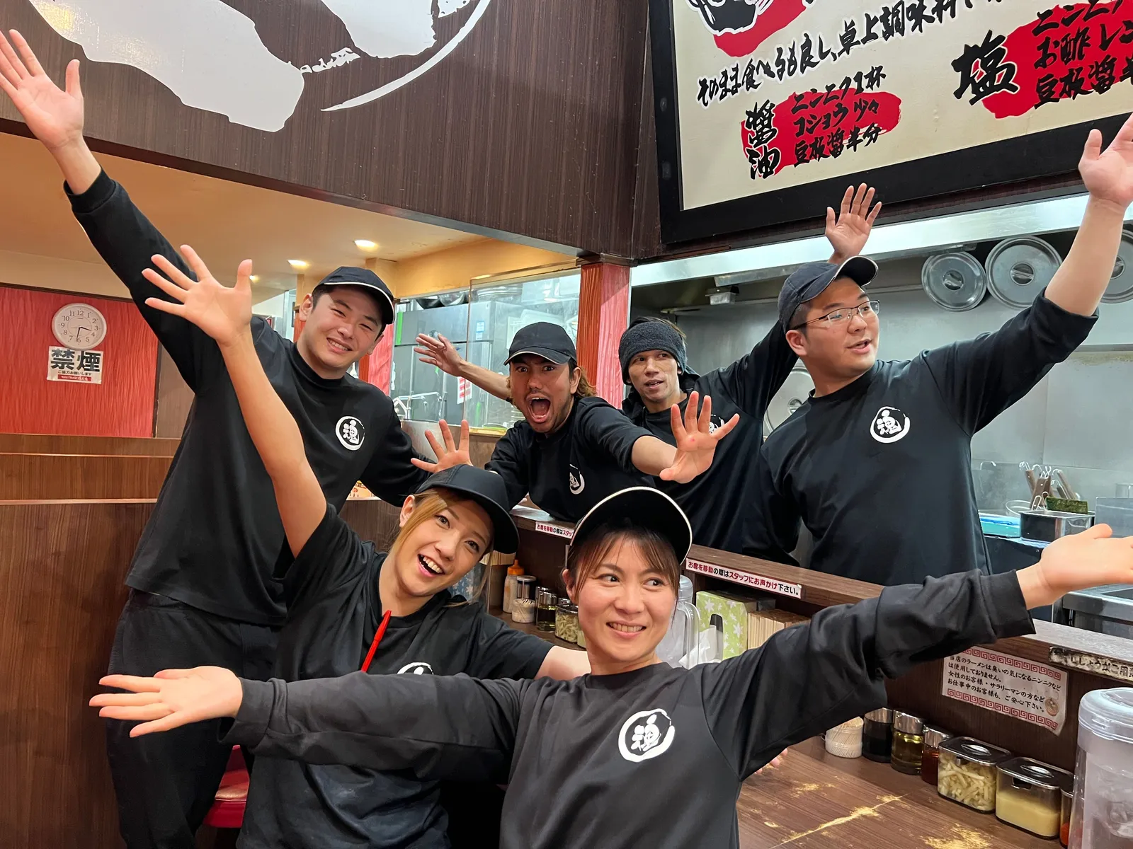 横浜家系ラーメン 壱七家 立川店の画像2