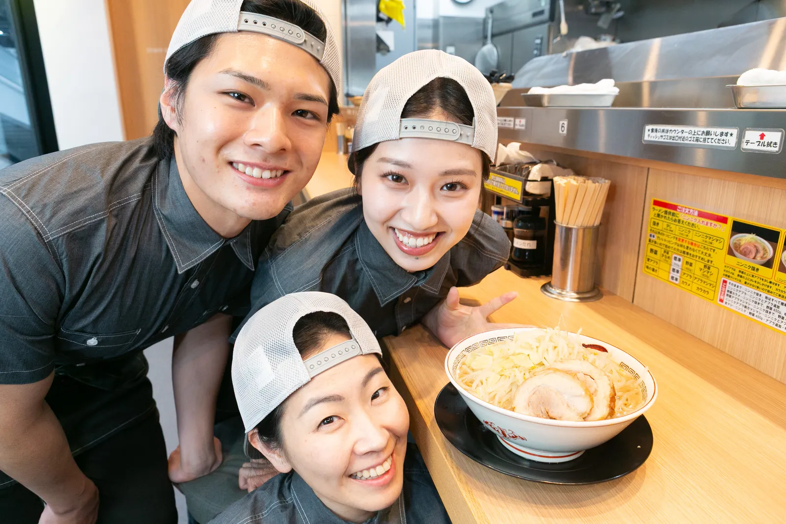 ラーメン 豚山 十三東口店の画像2