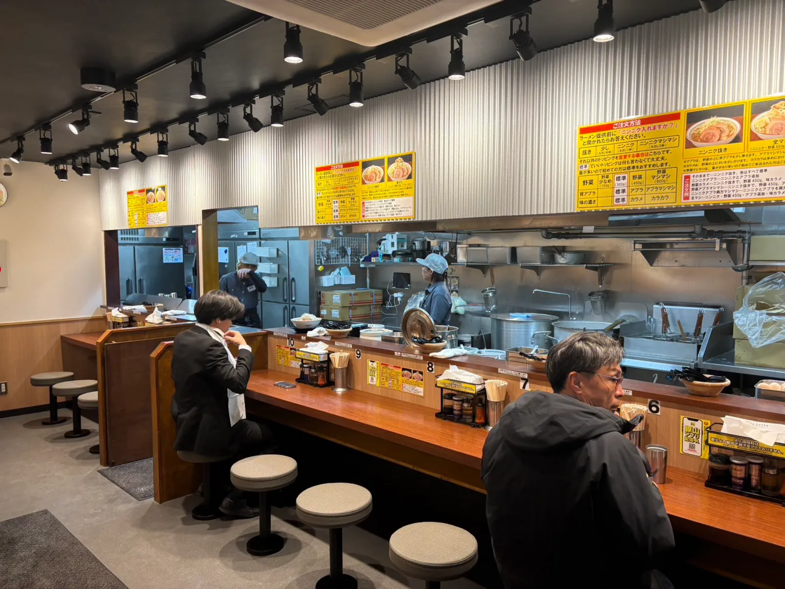 ラーメン豚山 本八幡店の画像2