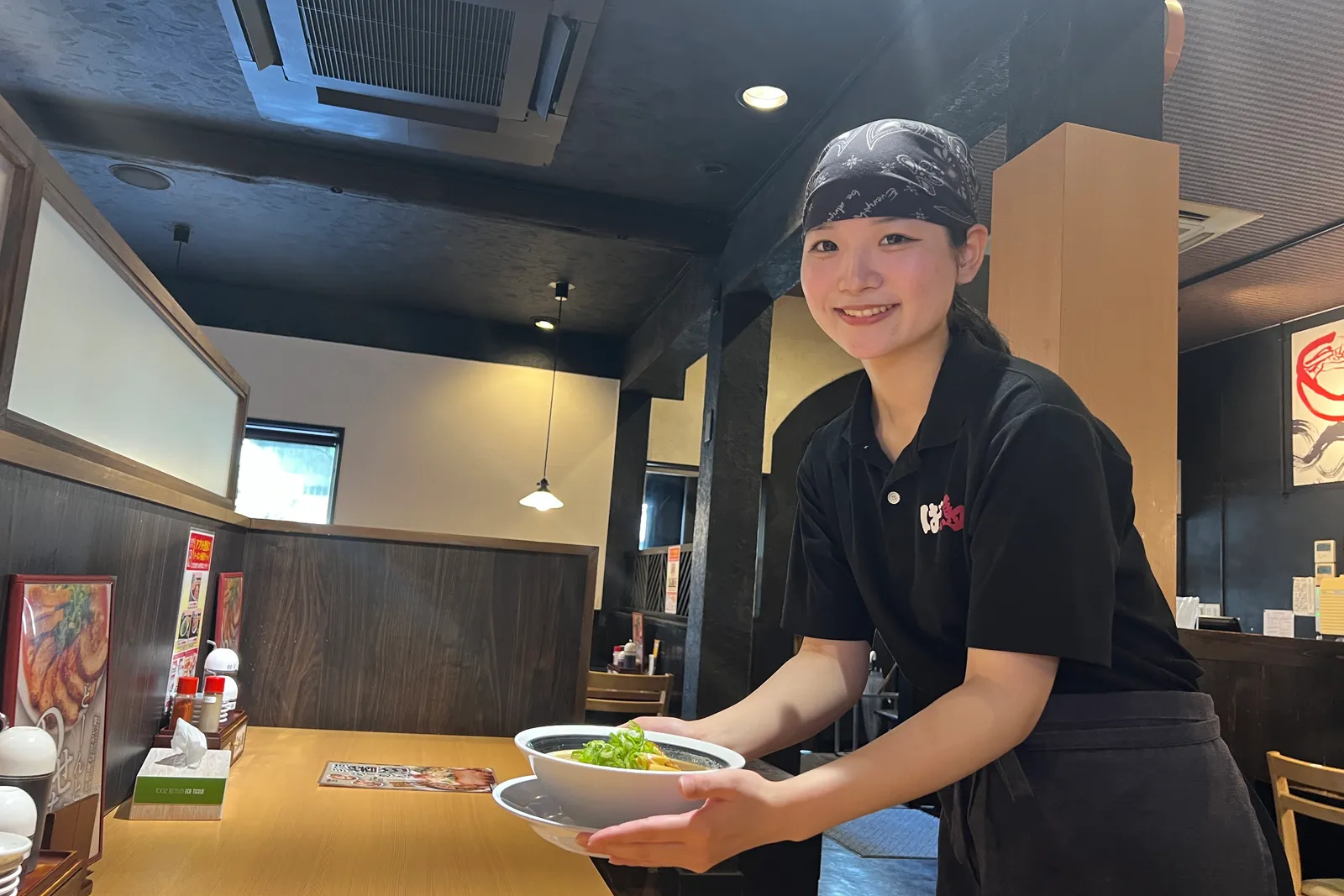 ラーメン とんこつ鶏ガラ醤油 ばり馬のイメージ