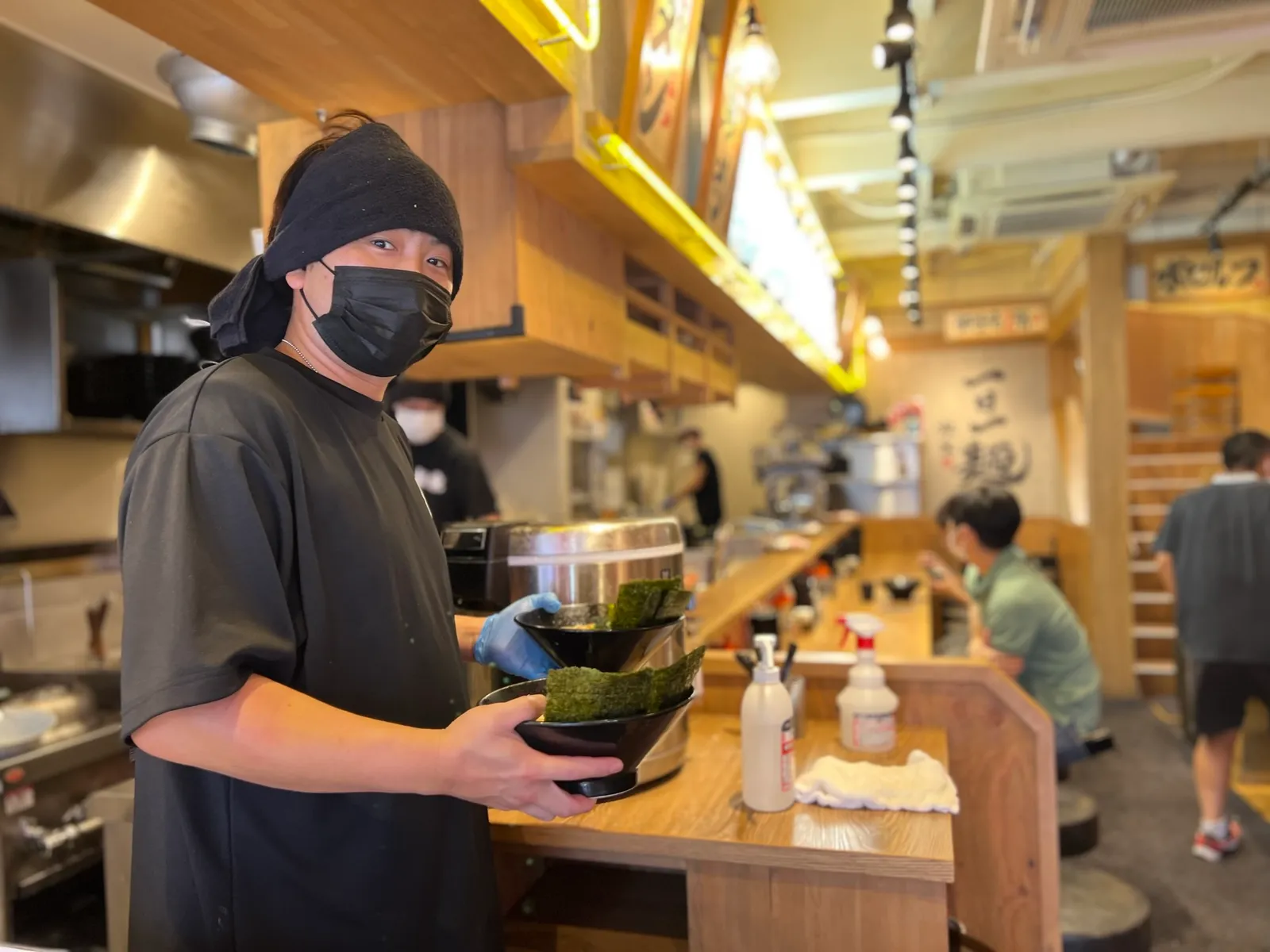 横浜家系ラーメン 銀家 伊勢佐木町店の画像2
