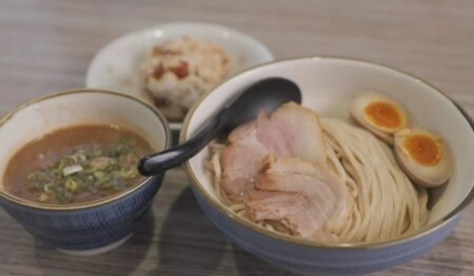 煮干しラーメン にぼってる 吹田店の画像1