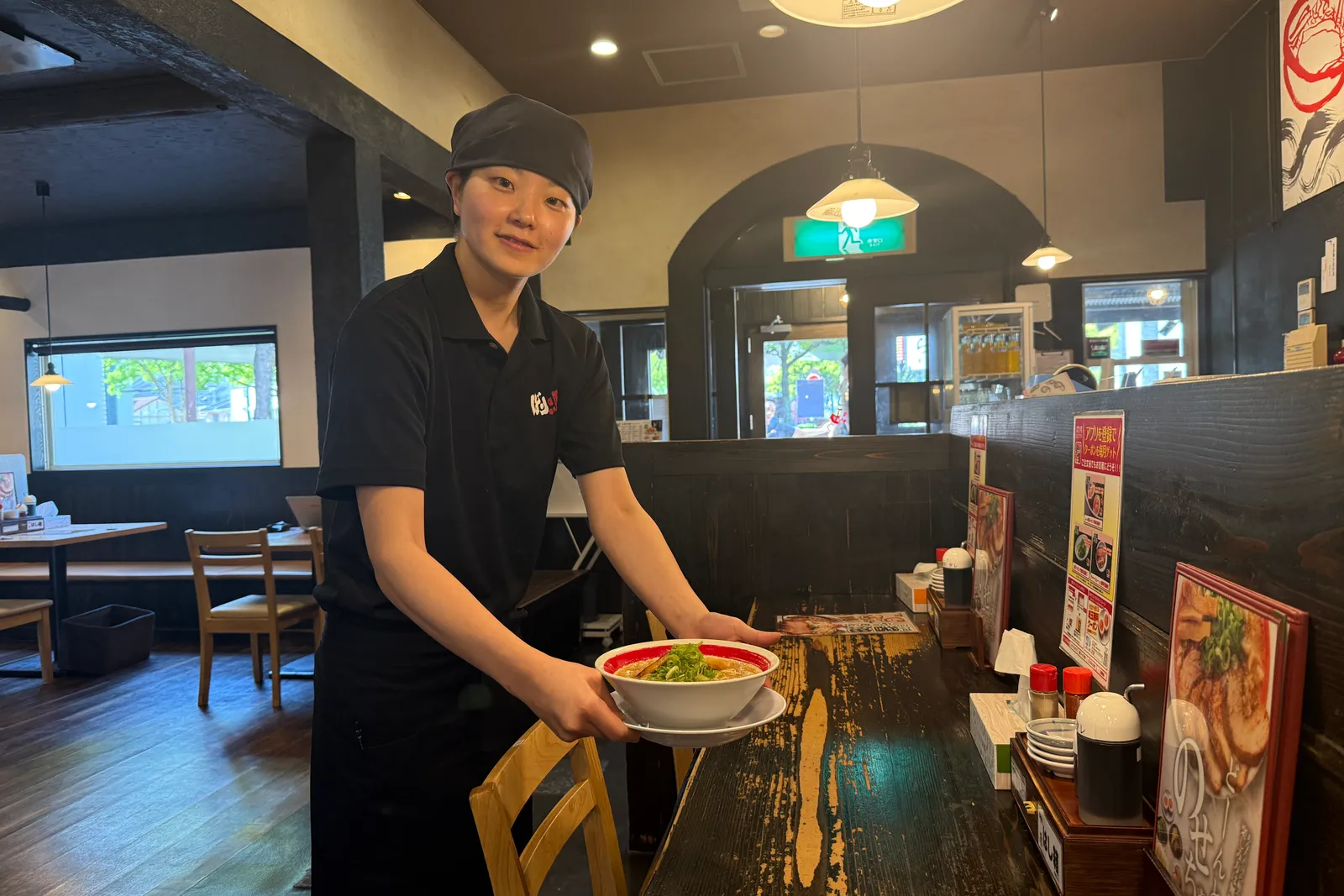 ラーメン とんこつ鶏ガラ醤油 ばり馬のイメージ